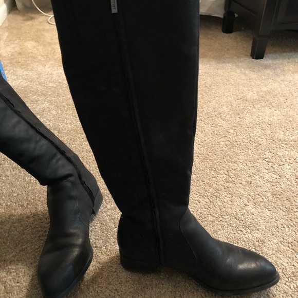 Tall leather boots - Picture 2 of 7